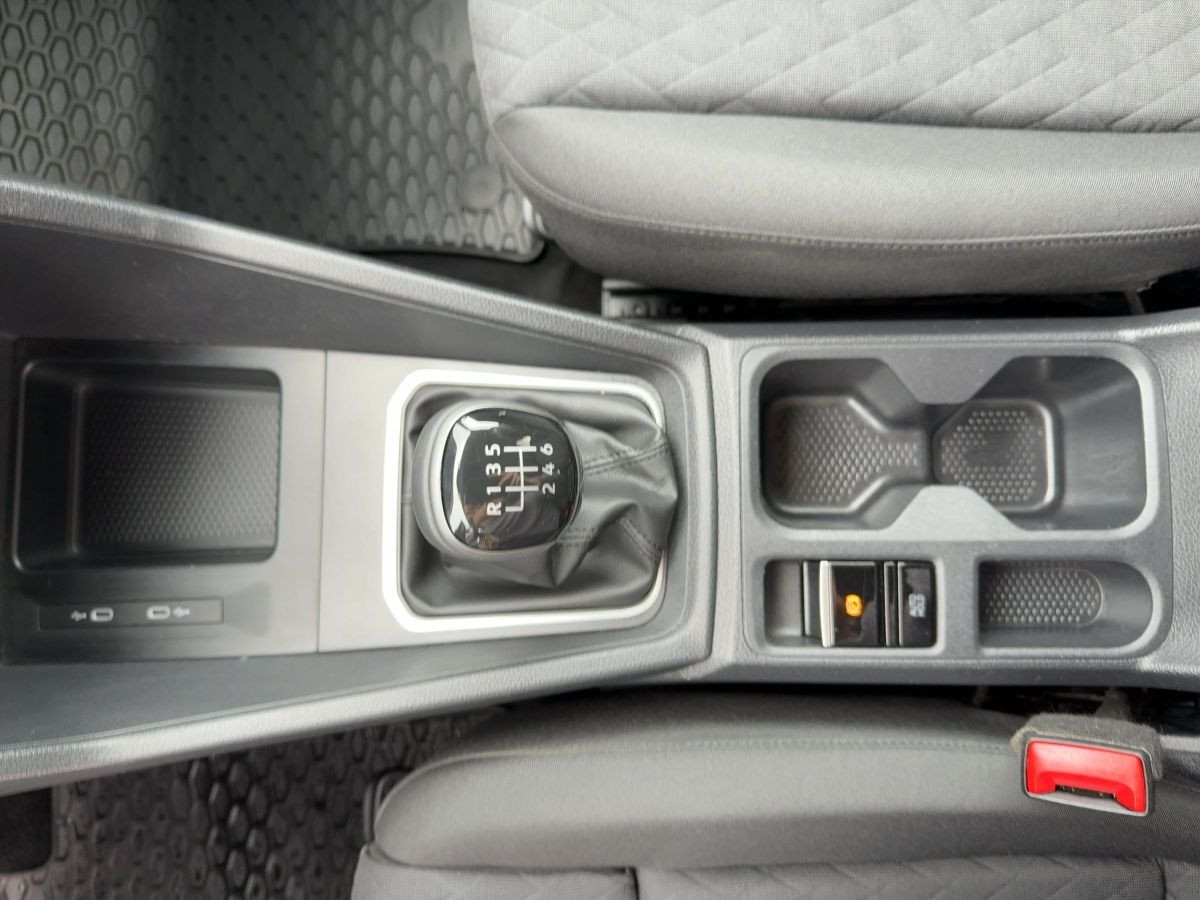 Caddy Maxi Life 2.0 TDI Life 7-Sitze ACC AHK LED Climatronic Bluet. Sitzh.