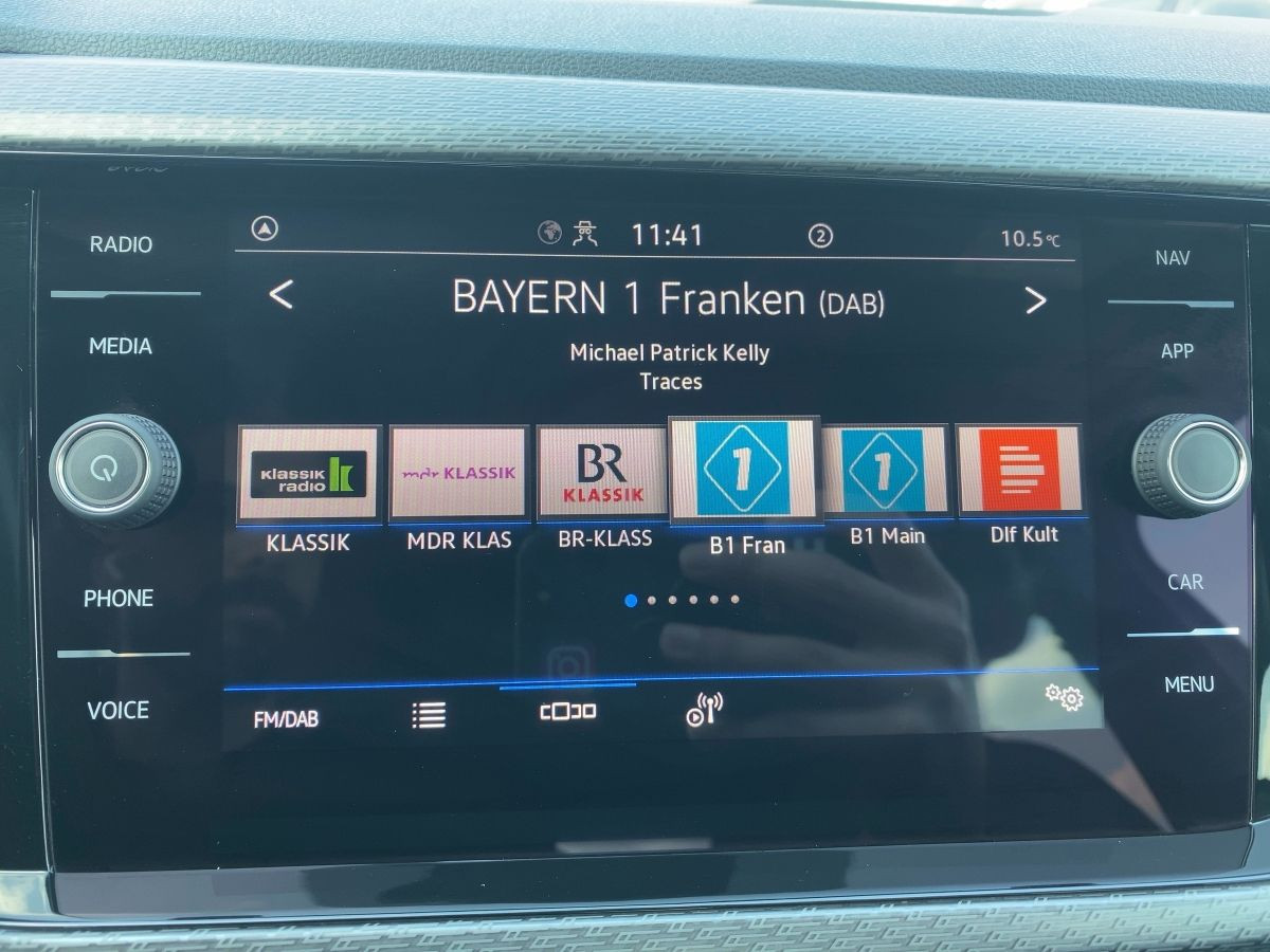 T-Cross 1.0 TSI DSG R-Line ACC Kamera LED Climatronic Bluet. Sitzh.