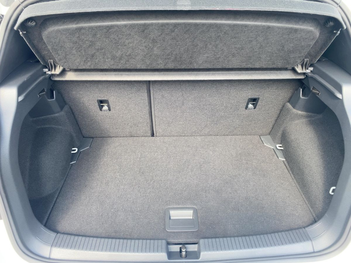 T-Cross 1.0 TSI DSG R-Line ACC Kamera LED Climatronic Bluet. Sitzh.