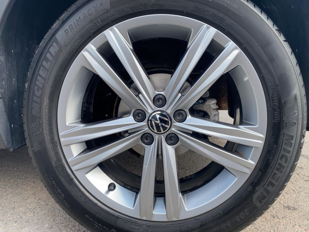 T-Cross 1.0 TSI DSG R-Line ACC Kamera LED Climatronic Bluet. Sitzh.