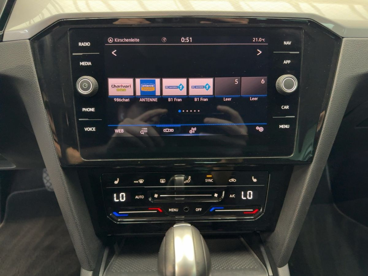 Passat Variant 2.0 TDI DSG Business ACC Navi LED Kamera Keyless Bluet. Sitzh.