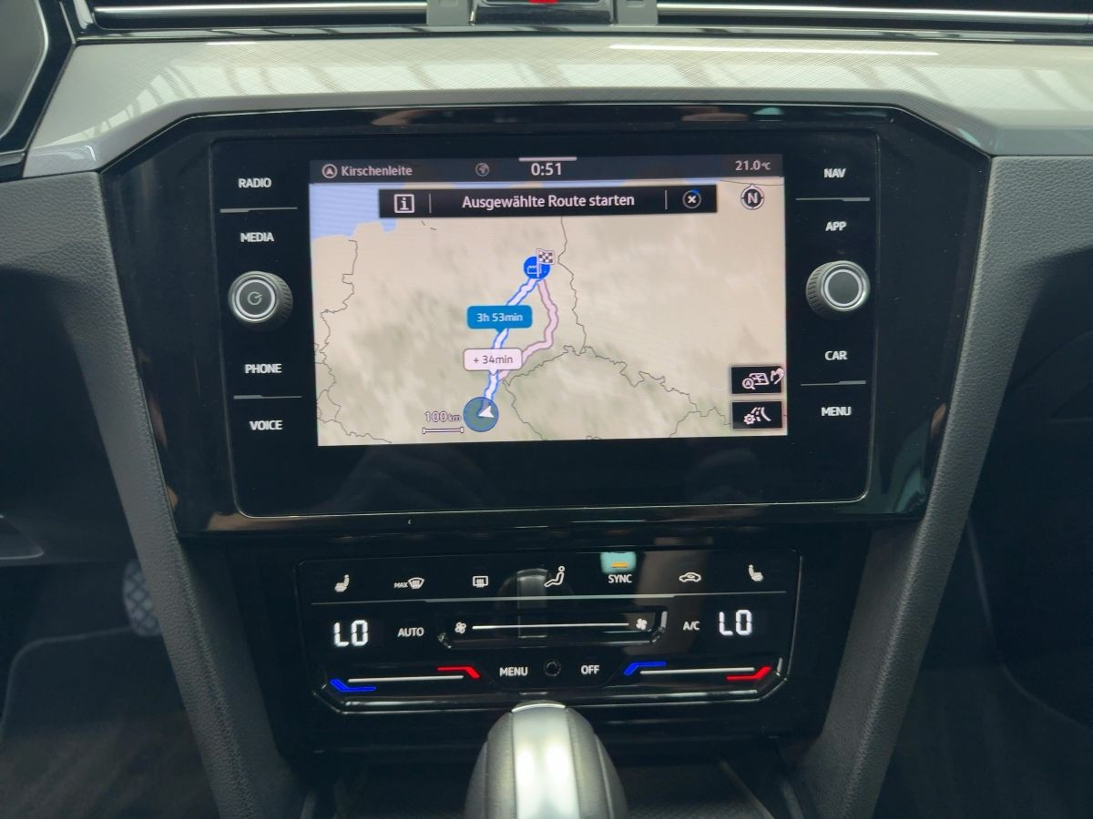 Passat Variant 2.0 TDI DSG Business ACC Navi LED Kamera Keyless Bluet. Sitzh.