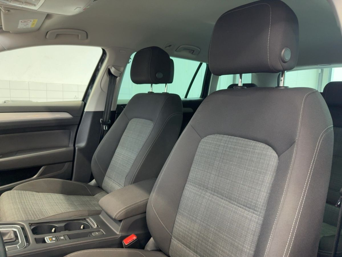 Passat Variant 2.0 TDI DSG Business ACC Navi LED Kamera Keyless Bluet. Sitzh.
