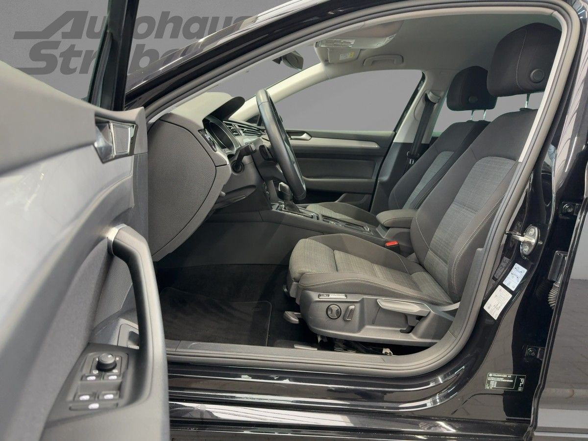 Passat Variant 2.0 TDI DSG Business ACC Navi LED Kamera Keyless Bluet. Sitzh.