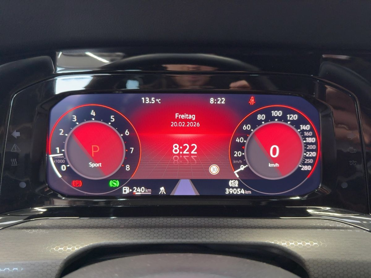 Golf VIII GTI 2.0 TSI DSG ACC Navi LED-Matrix Pano Einparkh. Keyless Sitzh.