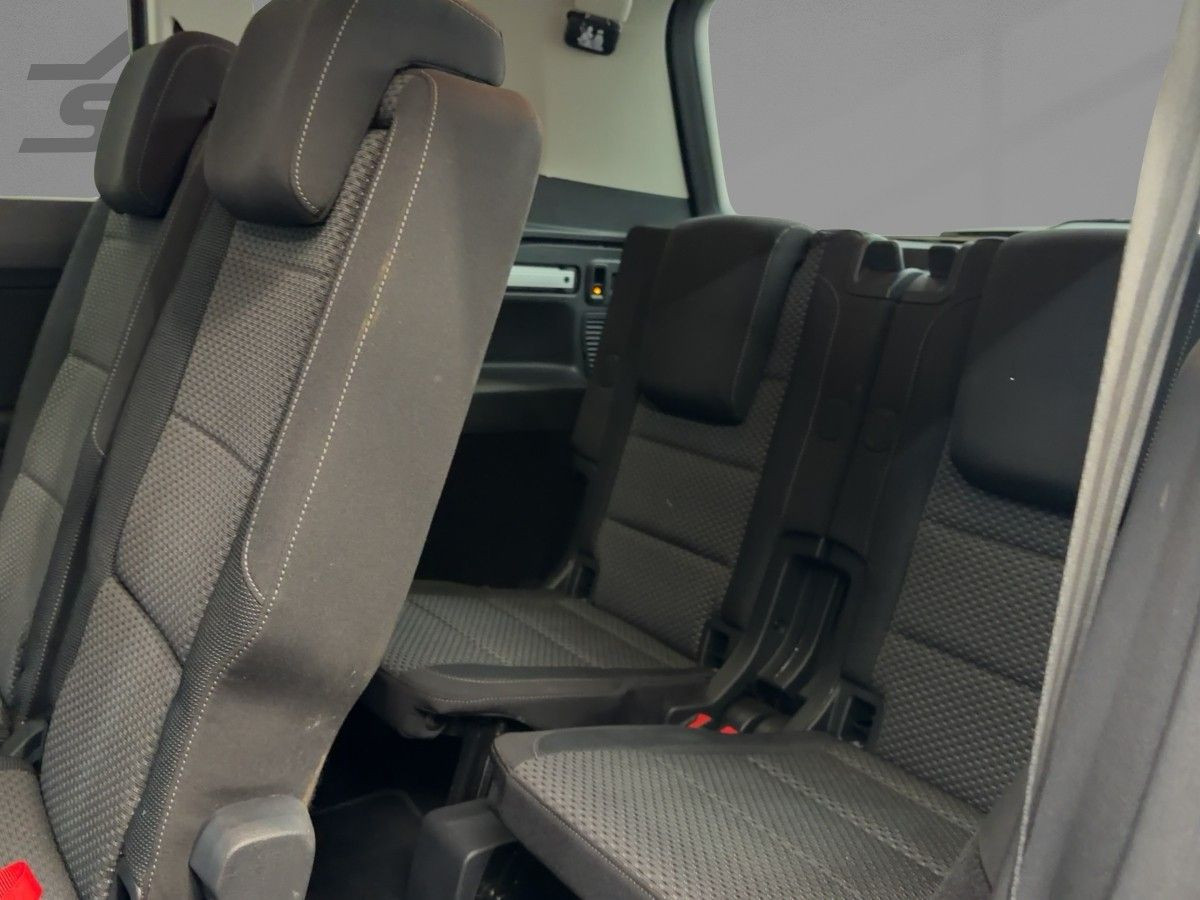 Touran 2.0 TDI DSG Comfortline 7-Sitze ACC DCC AHK LED Navi Climatronic Kamera