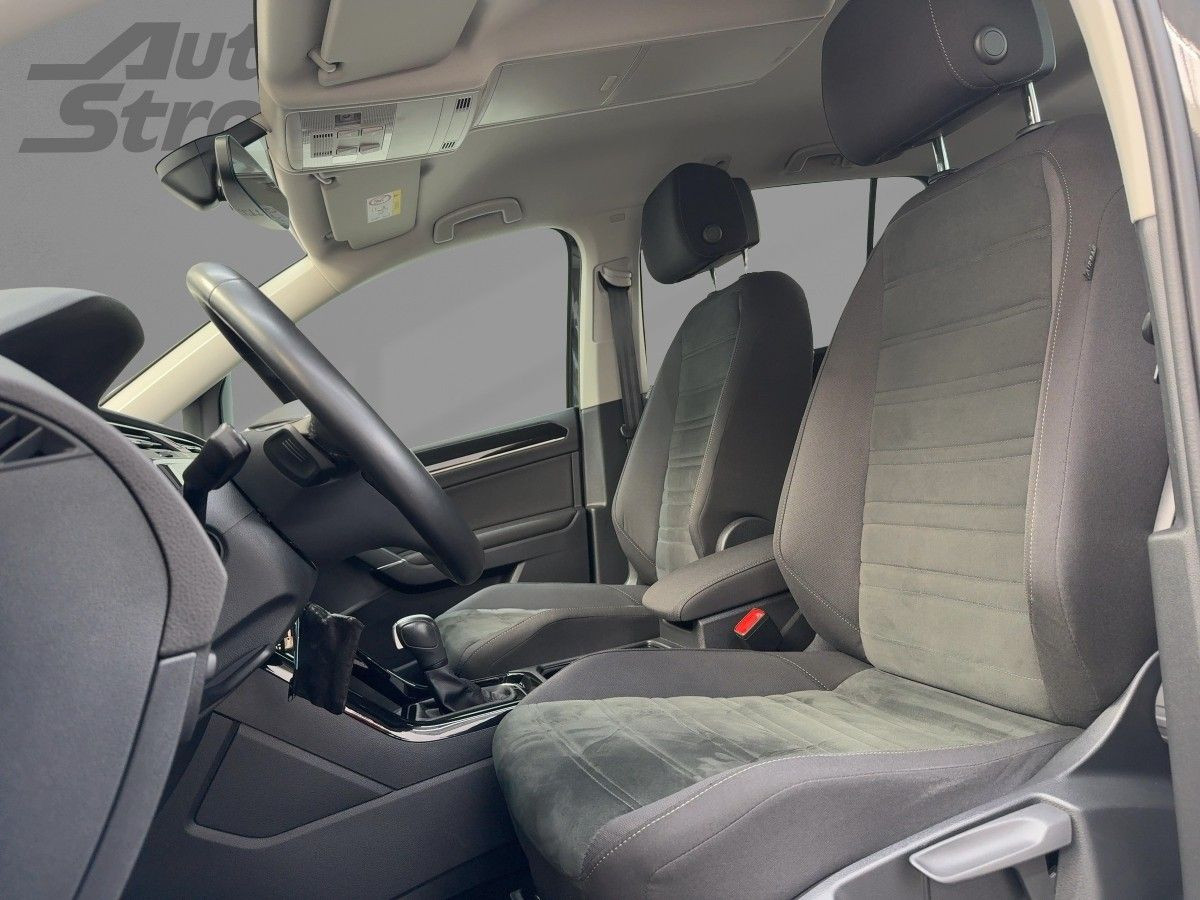 Touran 1.5 TSI DSG Highline 7-Sitze ab 3,99% ACC Climatronic Kamera Sitzh. Bluet.