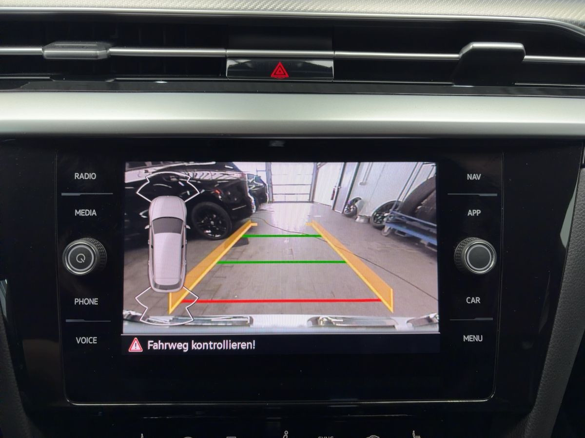Arteon Shootingbrake 2.0 TSI DSG R-Line ACC DCC Navi LED Climatronic Kamera Sitzh. Bluet. DAB+