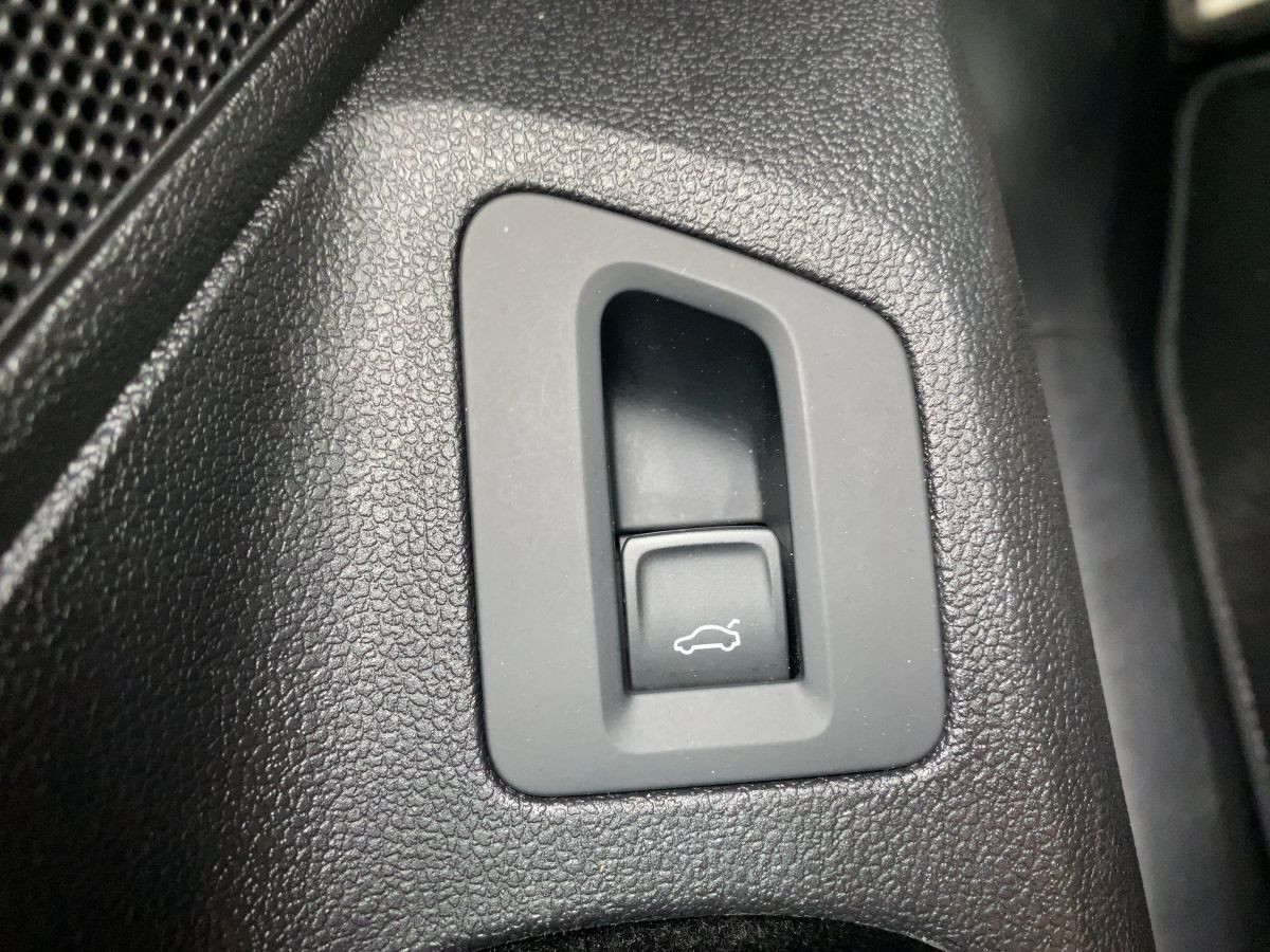 Arteon Shootingbrake 2.0 TSI DSG R-Line ACC DCC Navi LED Climatronic Kamera Sitzh. Bluet. DAB+