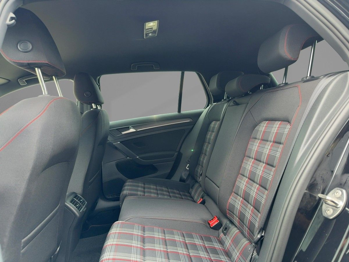 Golf VII GTI 2.0 TSI ACC Navi LED Einparkh. Climatronic Bluet. Sitzh.