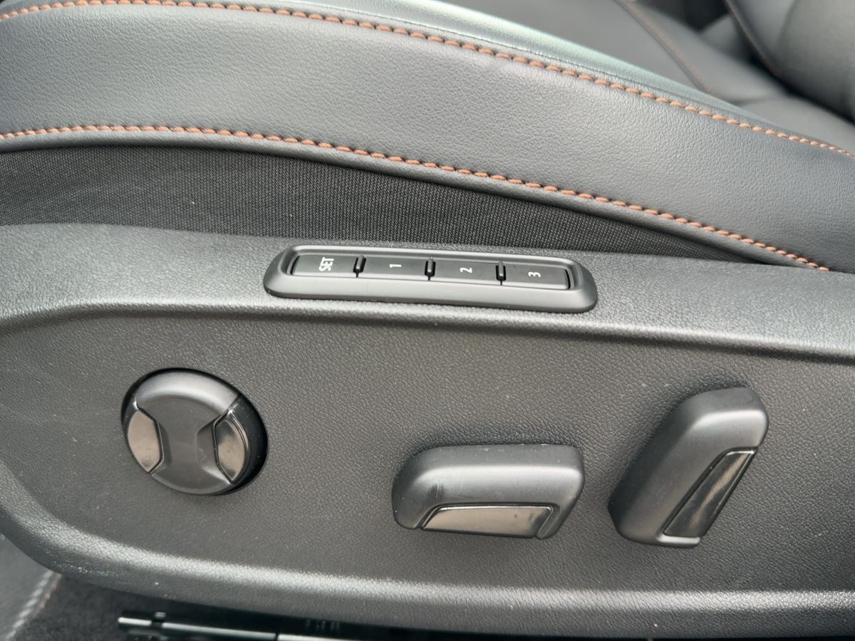 Formentor VZ 1.4 TSI eHybrid AHK ACC Navi LED Kamera Lane Ass. Sitzh.