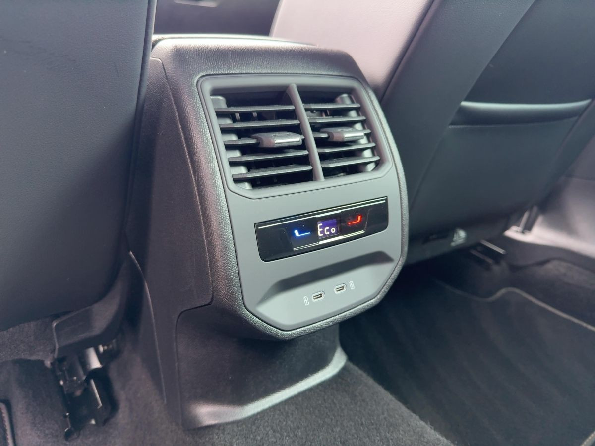 Formentor VZ 1.4 TSI eHybrid AHK ACC Navi LED Kamera Lane Ass. Sitzh.