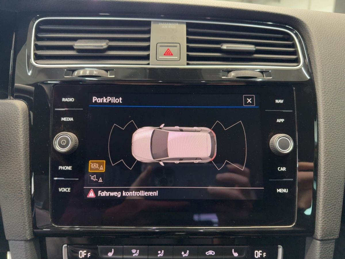 Golf VII 1.5 TSI DSG R-Line ACC LED Navi Climatronic