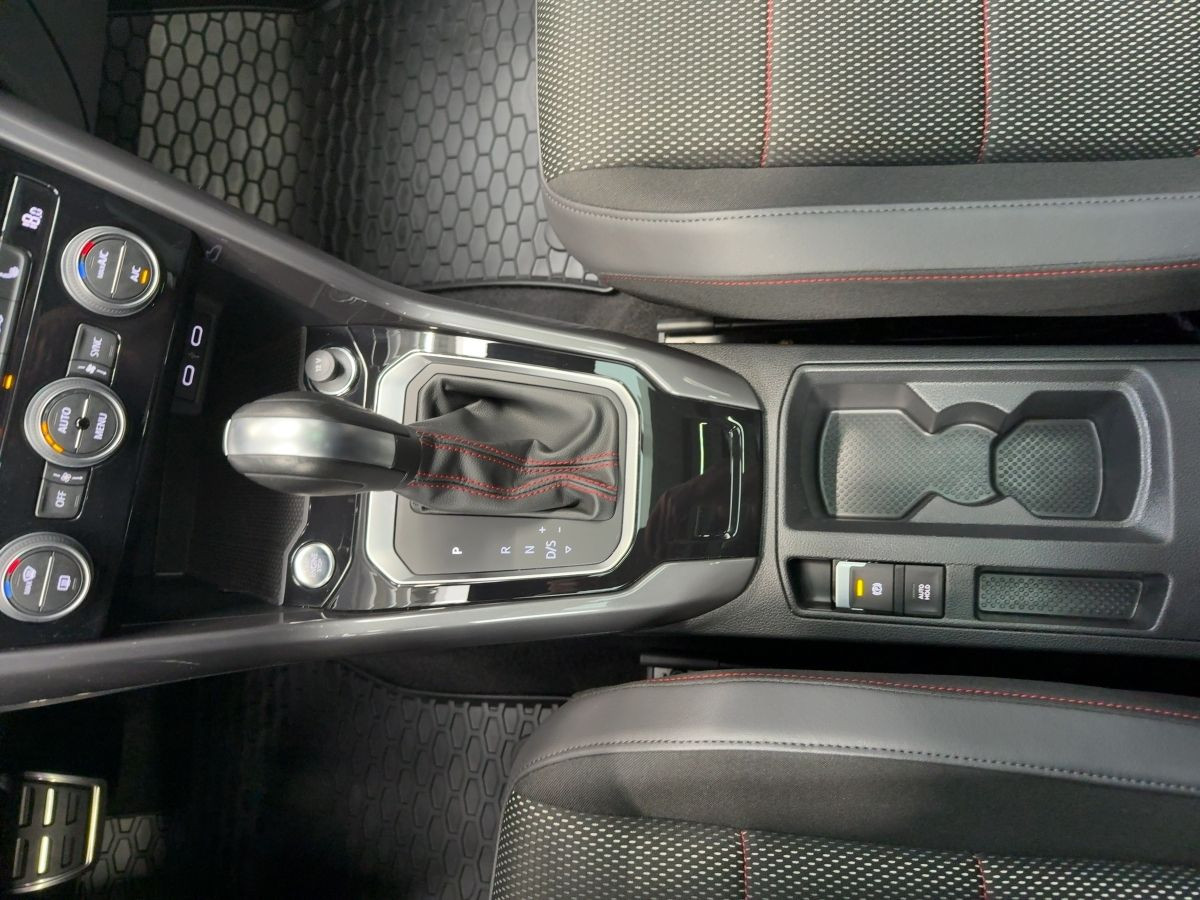 T-Roc 1.5 TSI DSG Sport ACC LED Navi Climatronic Pano. Kamera Sitzh. DAB+ Bluet.