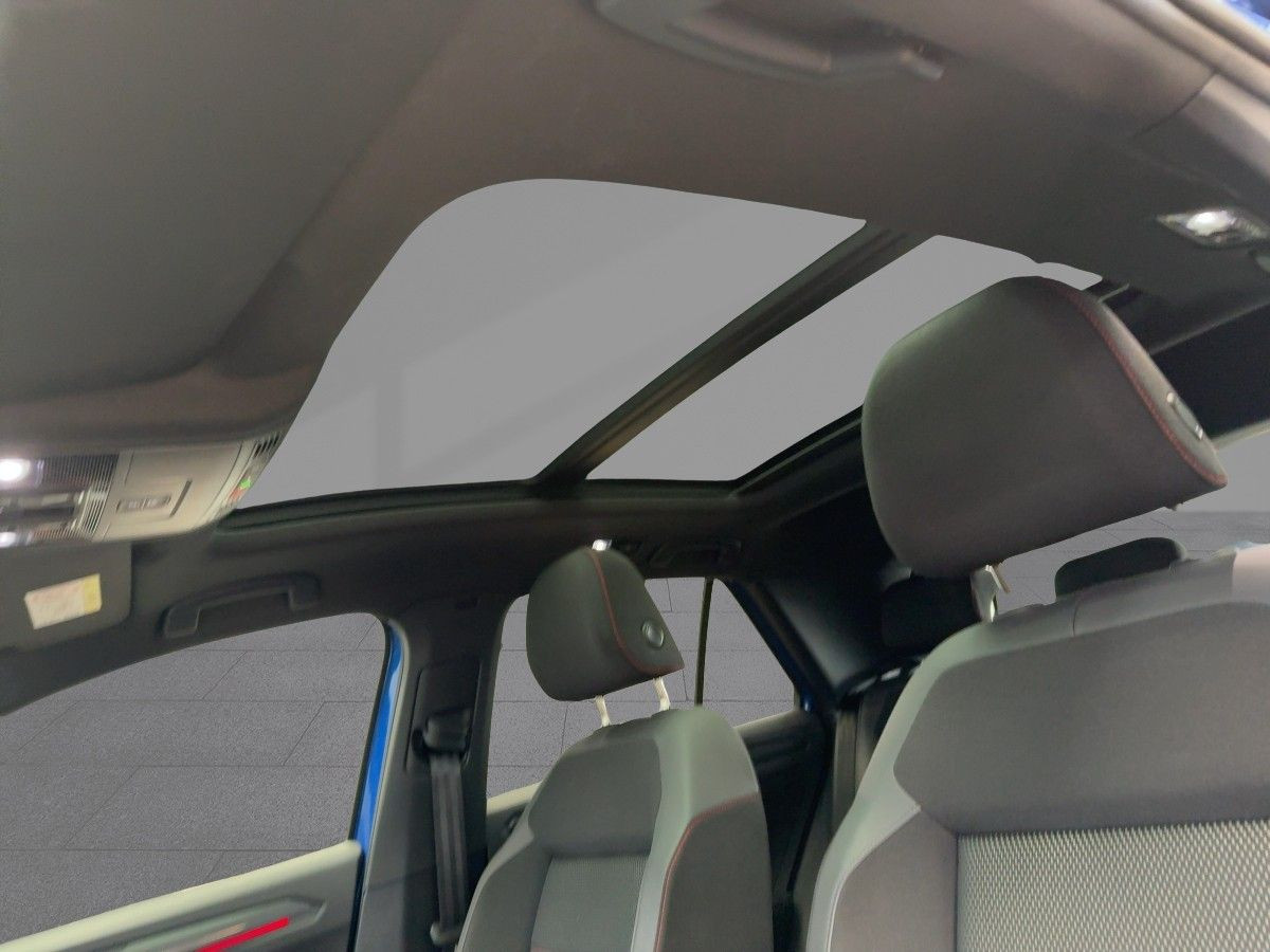 T-Roc 1.5 TSI DSG Sport ACC LED Navi Climatronic Pano. Kamera Sitzh. DAB+ Bluet.