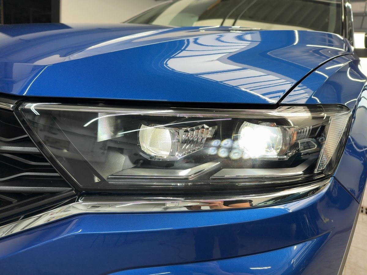 T-Roc 1.5 TSI DSG Sport ACC LED Navi Climatronic Pano. Kamera Sitzh. DAB+ Bluet.