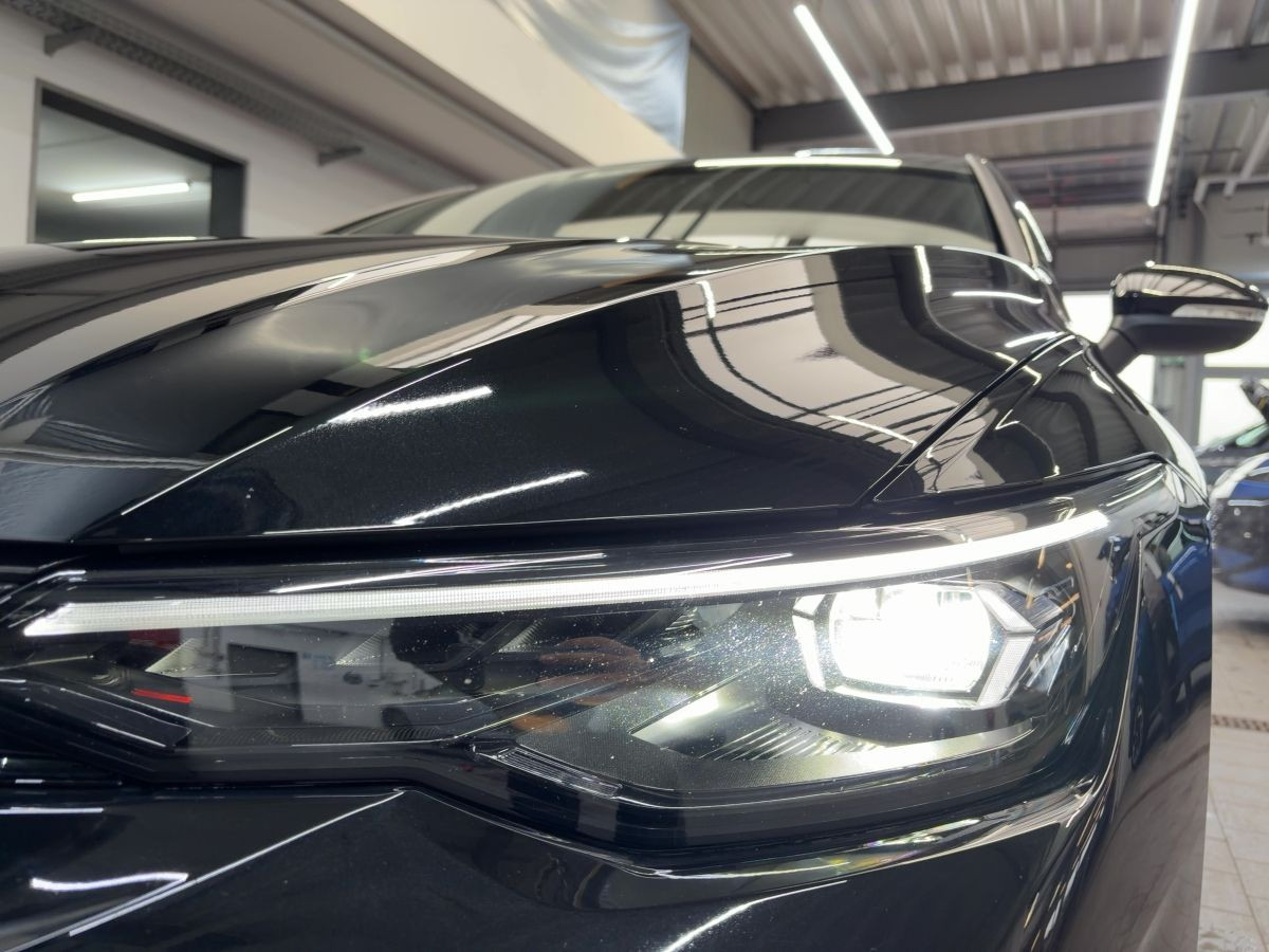 Golf VIII R 2.0 TSI DSG 4M