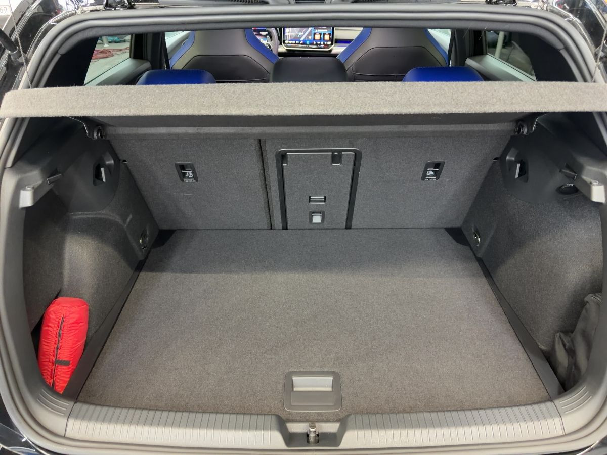 Golf VIII R 2.0 TSI DSG 4M