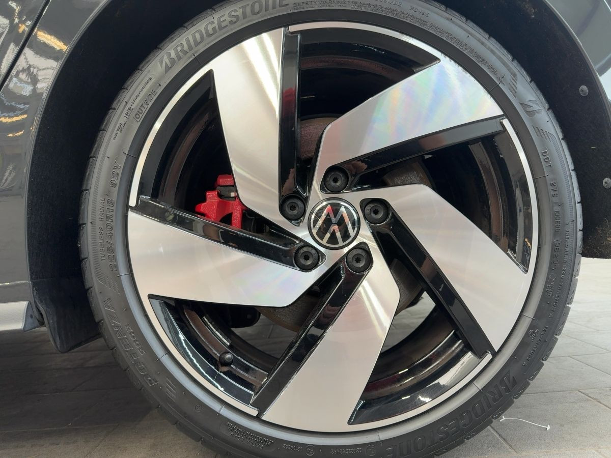 Golf VIII GTI Clubsport 2.0 TSI DSG LED-Plus Climatronic Lane-Ass. Bluetooth. DAB+