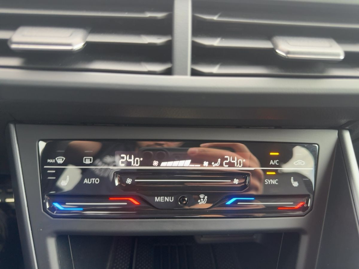 Taigo 1.5 TSI DSG R-Line ACC Navi LED-Matrix Kamera Climatronic Sitzh. Lane-Ass.