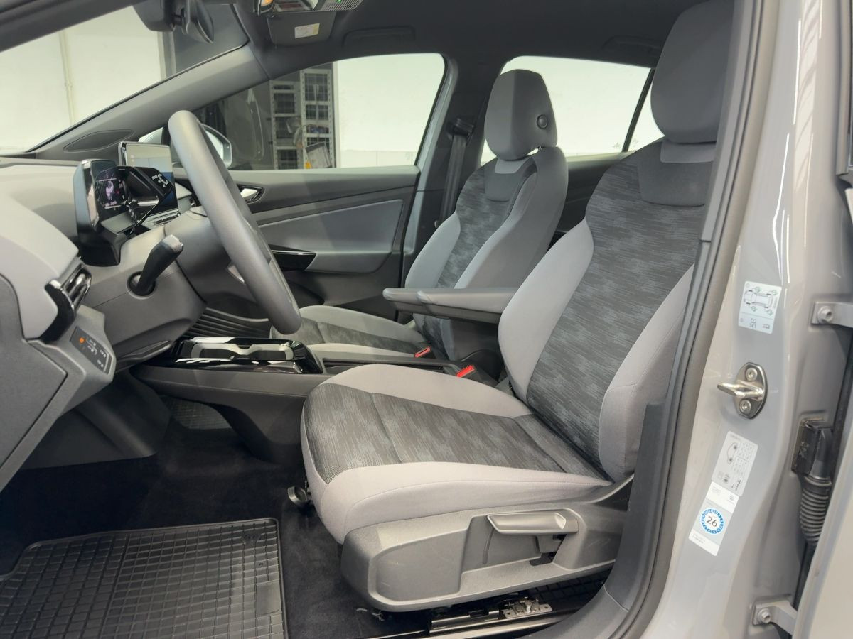 ID.4 Pro Performance 82 kWh ACC Navi LED Kamera Keyless Lane Ass. Bluet.