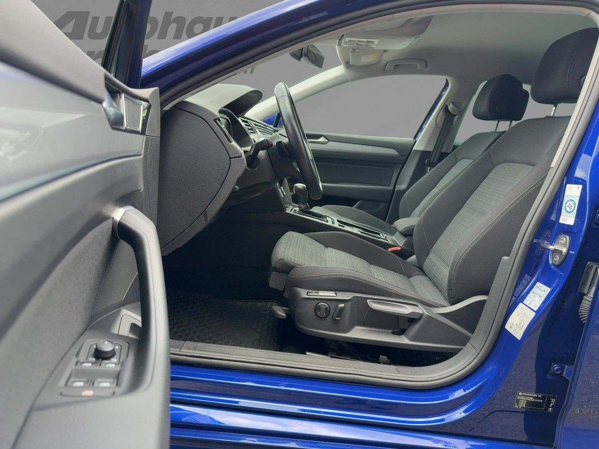 Passat Lim. 2.0 TDI DSG Business R-Line ACC AHK LED Navi Kamera Sitzh. DAB+ Bluet