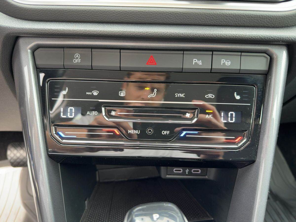 T-Roc 1.5 TSI DSG Style AHK ACC LED-Matrix Navi Kamera Sitzh. Climatronic Bluet.
