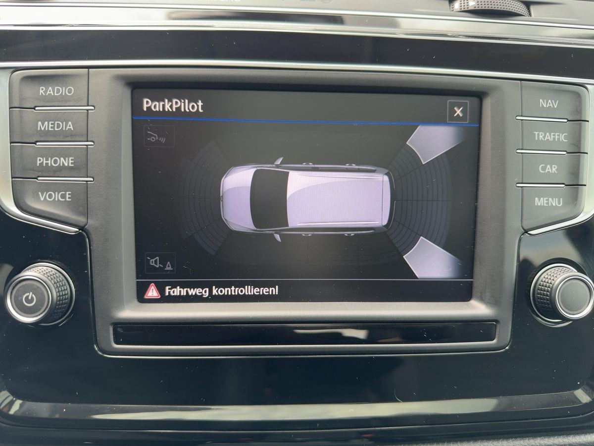 Touran 1.4 TSI Highline ACC AHK Navi LED Pano Kamera Bluet. Sitzh.