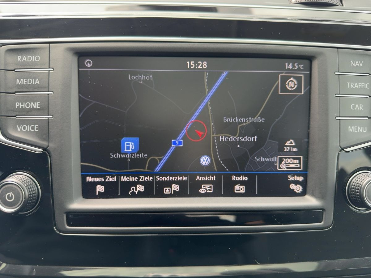 Touran 1.4 TSI Highline ACC AHK Navi LED Pano Kamera Bluet. Sitzh.