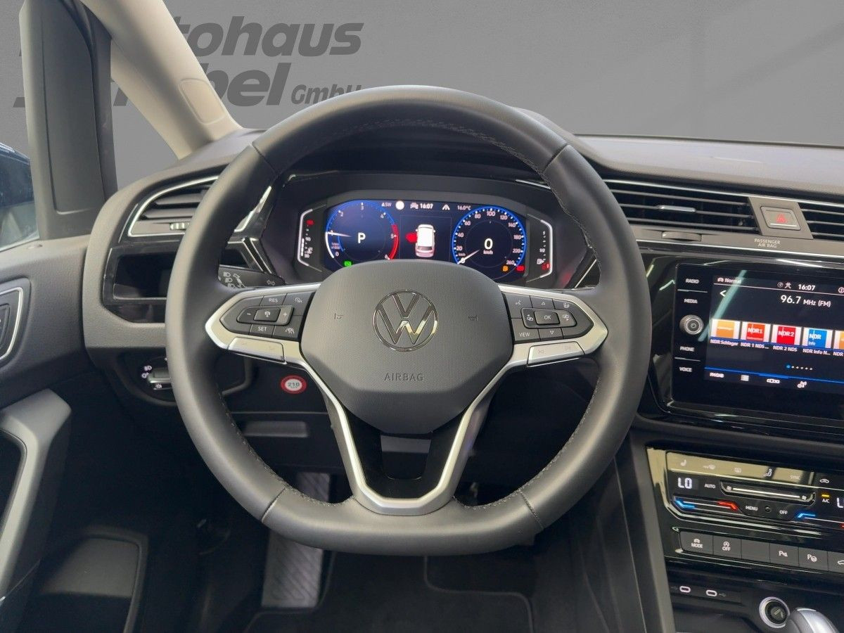 Touran 2.0 TDI DSG Highline ab 2,49% AHK LED Navi Pano Kamera Keyless