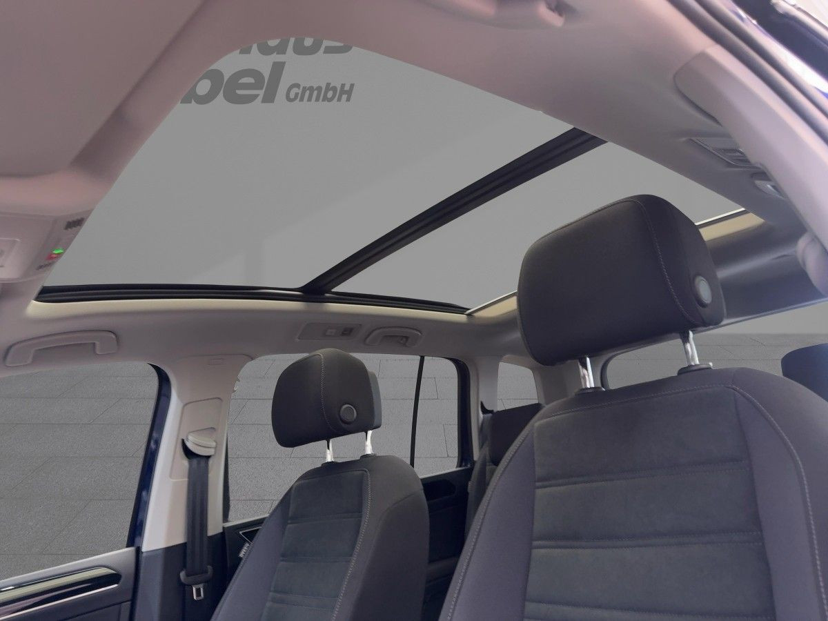 Touran 2.0 TDI DSG Highline ab 2,49% AHK LED Navi Pano Kamera Keyless