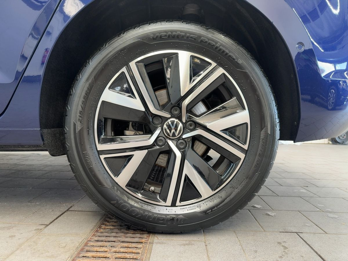 Touran 2.0 TDI DSG Highline ab 2,49% AHK LED Navi Pano Kamera Keyless