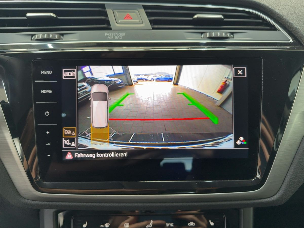 Touran 2.0 TDI DSG Comfortline 7-Sitze ACC DCC LED Navi Climatronic Kamera Sitzh