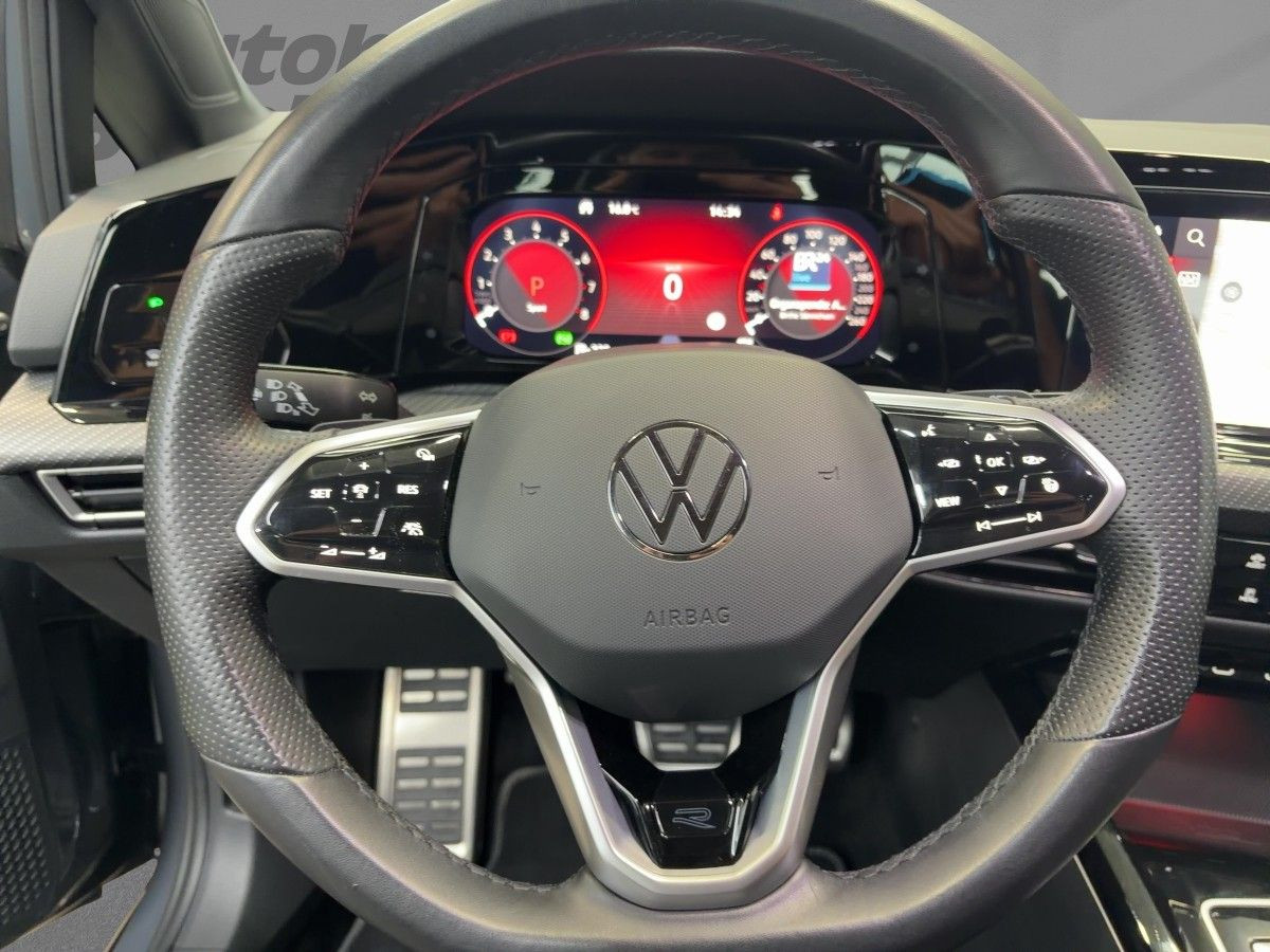 Golf VIII 1.5 TSI DSG R-Line ACC Navi LED Keyless Bluet. Sitzh.