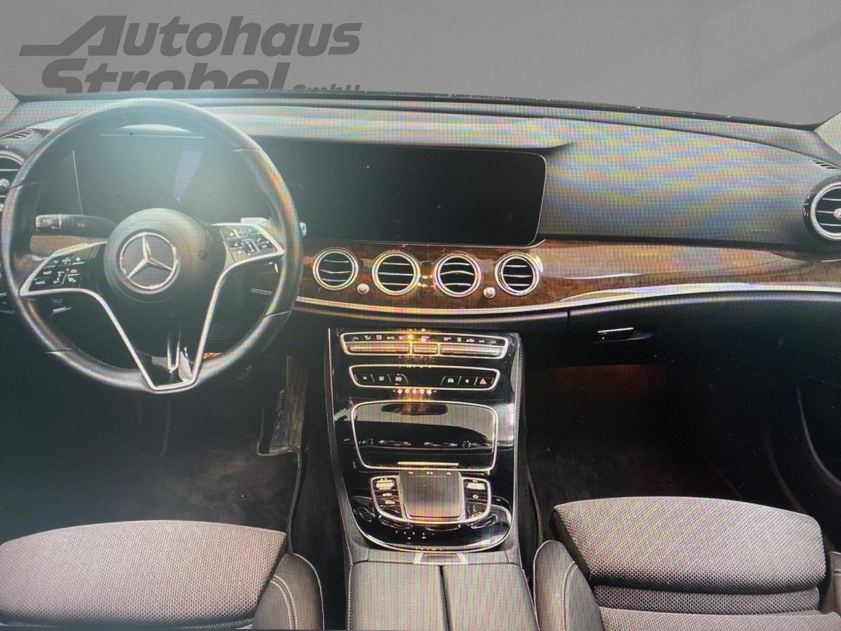 E 300 de Avantgarde 4Matic E 300 de 4Matic (213.011)