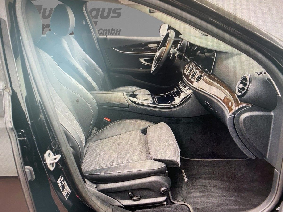 E 300 de Avantgarde 4Matic E 300 de 4Matic (213.011)