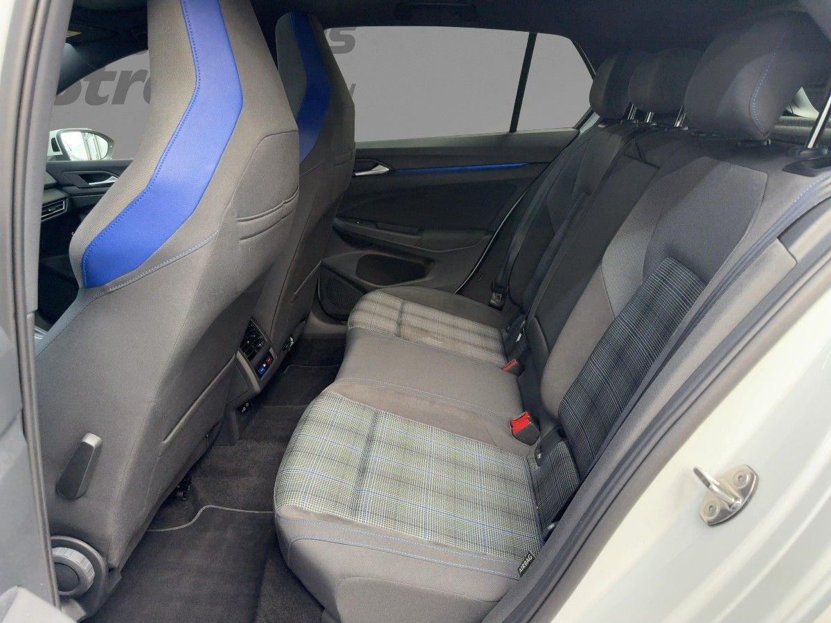 Golf VIII GTE 1.4 TSI DSG eHybrid ACC Navi LED-Matrix Pano Kamera Lane Ass.
