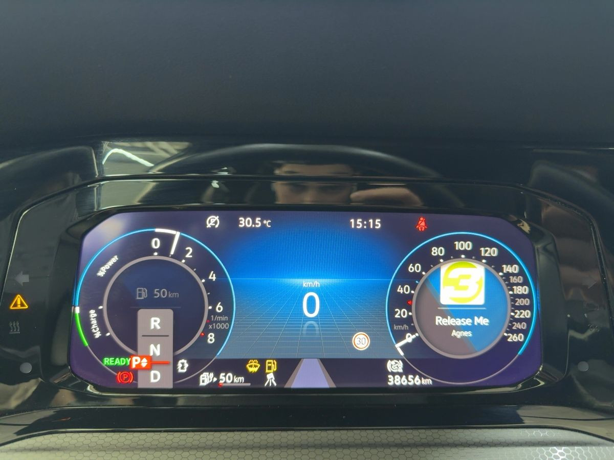 Golf VIII GTE 1.4 TSI DSG eHybrid ACC Navi LED-Matrix Pano Kamera Lane Ass.