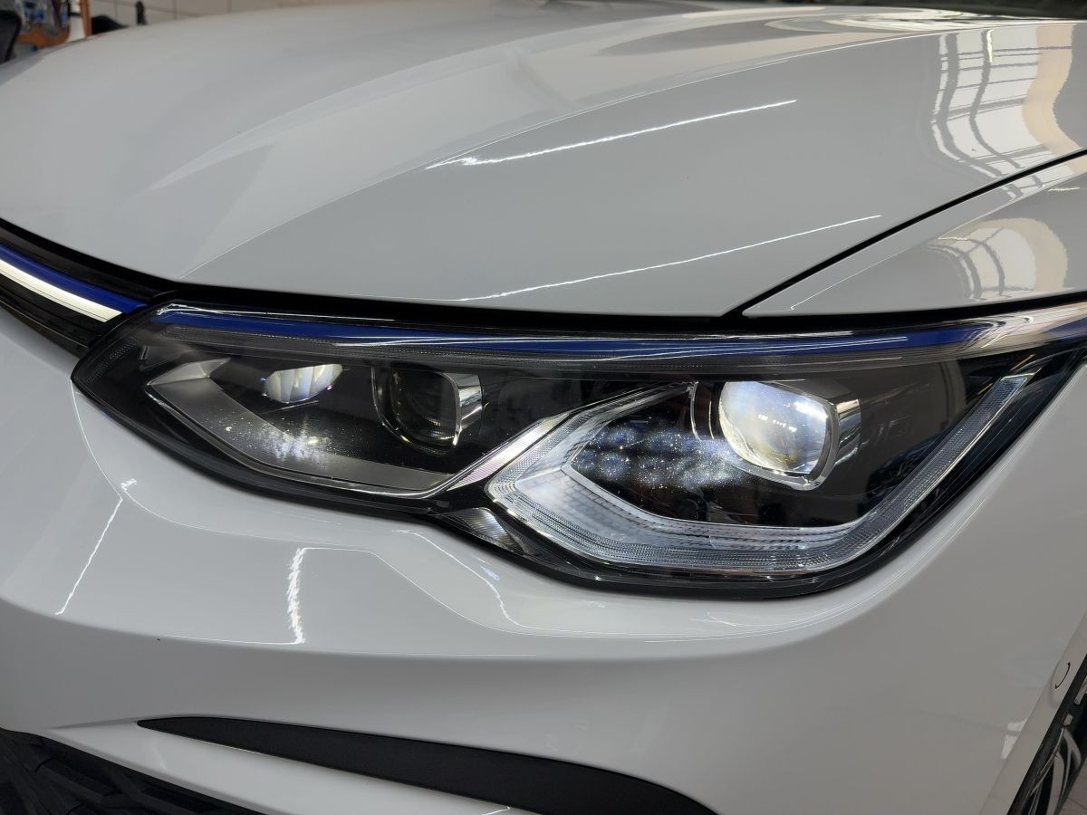 Golf VIII GTE 1.4 TSI DSG eHybrid ACC Navi LED-Matrix Pano Kamera Lane Ass.