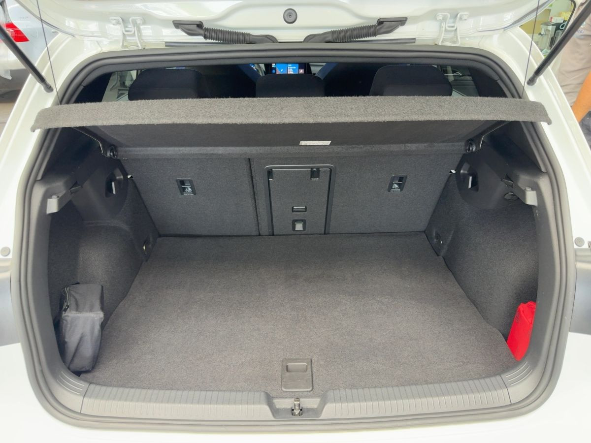 Golf VIII GTE 1.4 TSI DSG eHybrid ACC Navi LED-Matrix Pano Kamera Lane Ass.