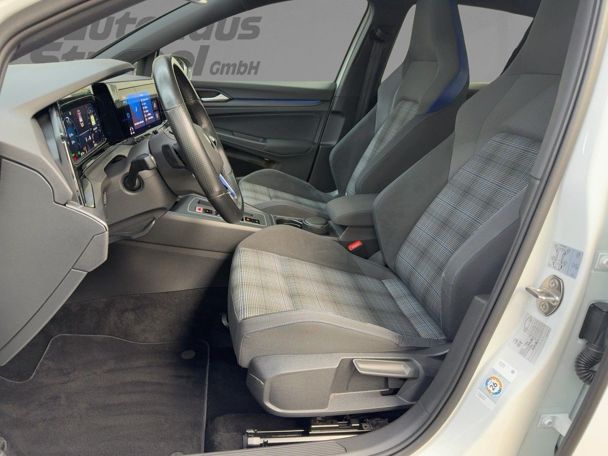 Golf VIII GTE 1.4 TSI DSG eHybrid ACC Navi LED-Matrix Pano Kamera Lane Ass.