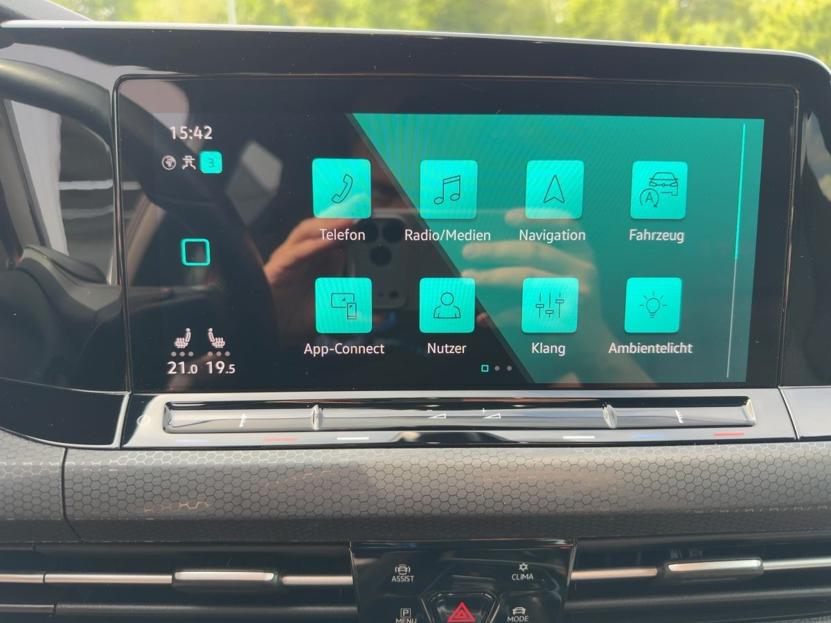 Golf VIII GTI 2.0 TSI DSG LED-Plus Climatronic Sitzh. Einparkh. Lane-Ass. Bluet.