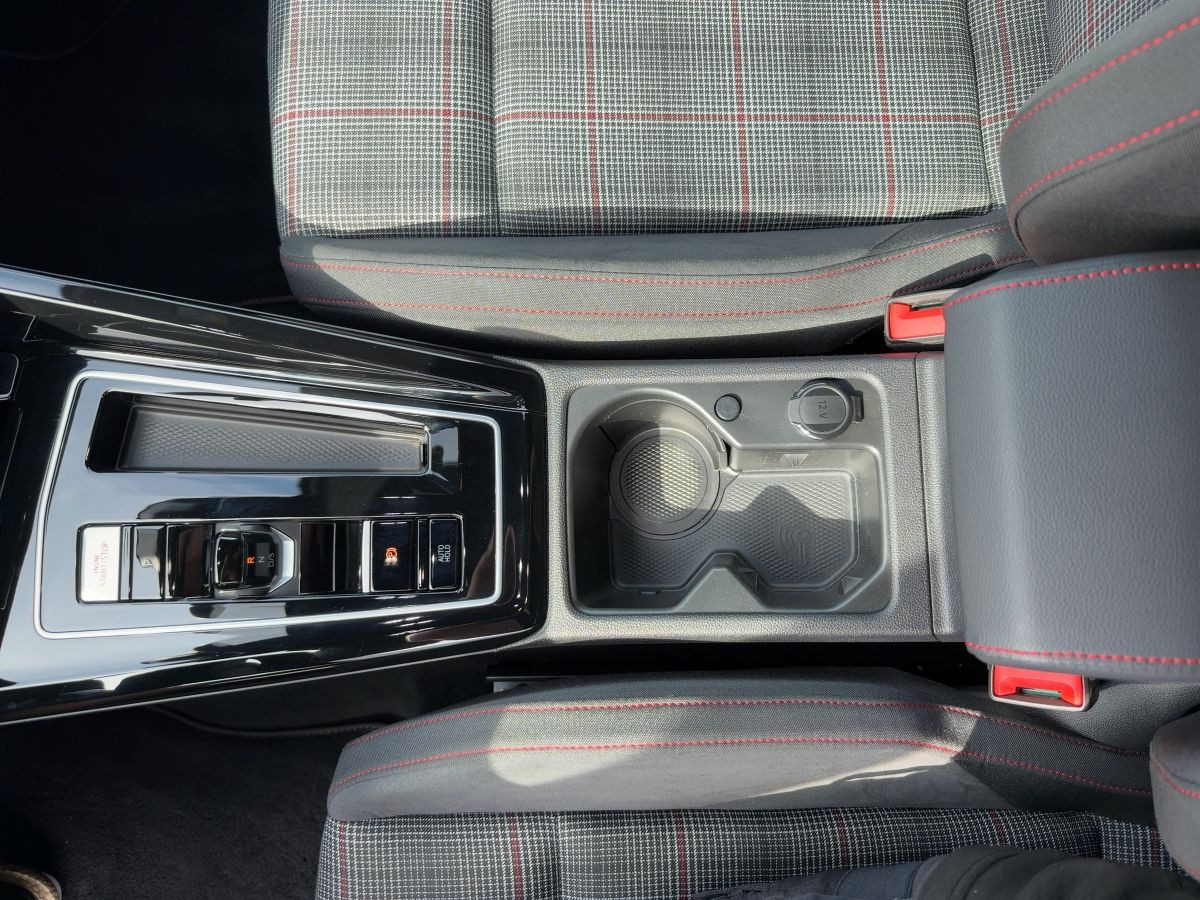 Golf VIII GTI 2.0 TSI DSG LED-Plus Climatronic Sitzh. Einparkh. Lane-Ass. Bluet.