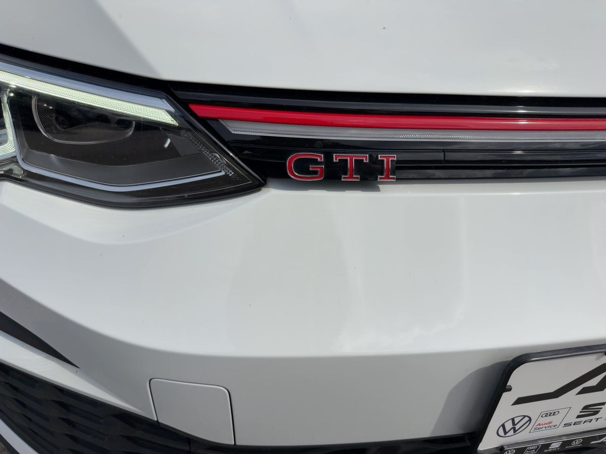 Golf VIII GTI 2.0 TSI DSG LED-Plus Climatronic Sitzh. Einparkh. Lane-Ass. Bluet.