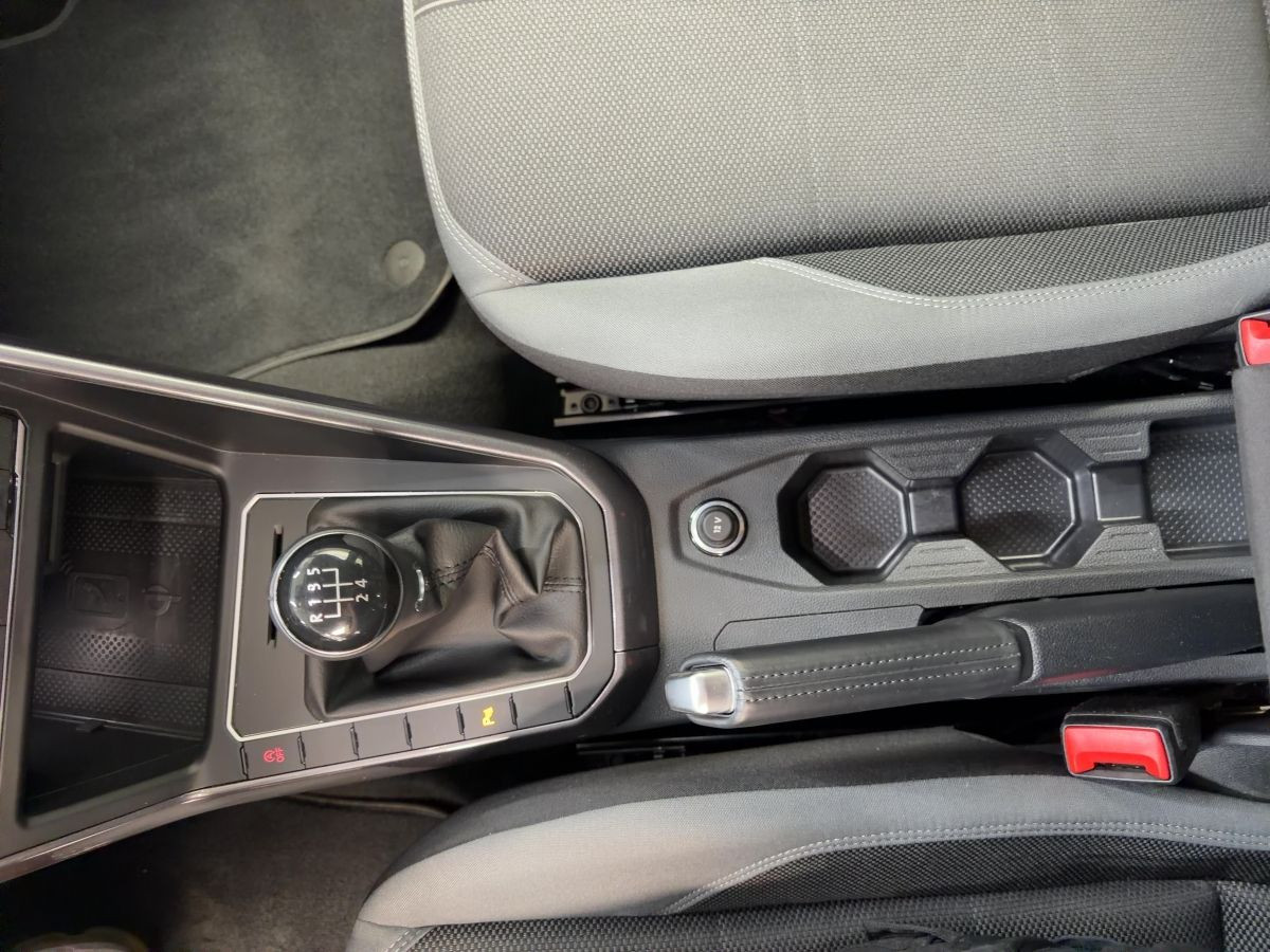 Polo 1.0 TSI Highline ACC Navi Kamera Sitzh. Climatronic Nebel Einparkh. DAB+