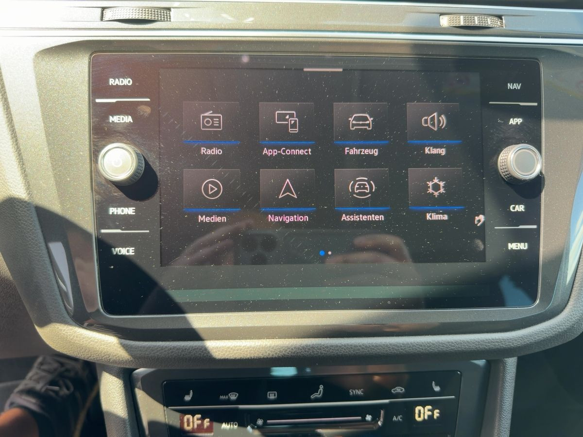 Tiguan 2.0 TDI DSG Elegance AHK ACC Navi LED-Matrix Kamera Sitzh. Climatronic