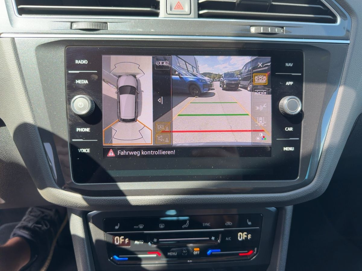 Tiguan 2.0 TDI DSG Elegance AHK ACC Navi LED-Matrix Kamera Sitzh. Climatronic
