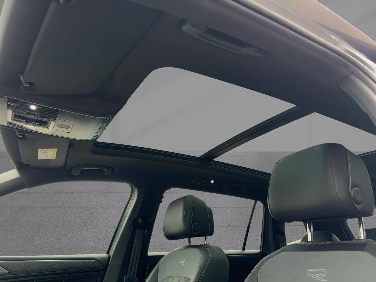 Tiguan Allspace 2.0 TDI DSG 4M R-Line ACC DCC Navi LED-Matrix Pano Standh. Kamera