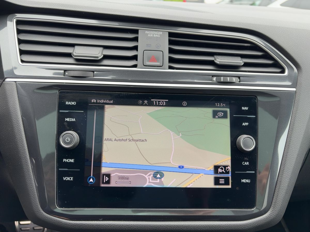 Tiguan Allspace 2.0 TDI DSG 4M R-Line ACC DCC Navi LED-Matrix Pano Standh. Kamera