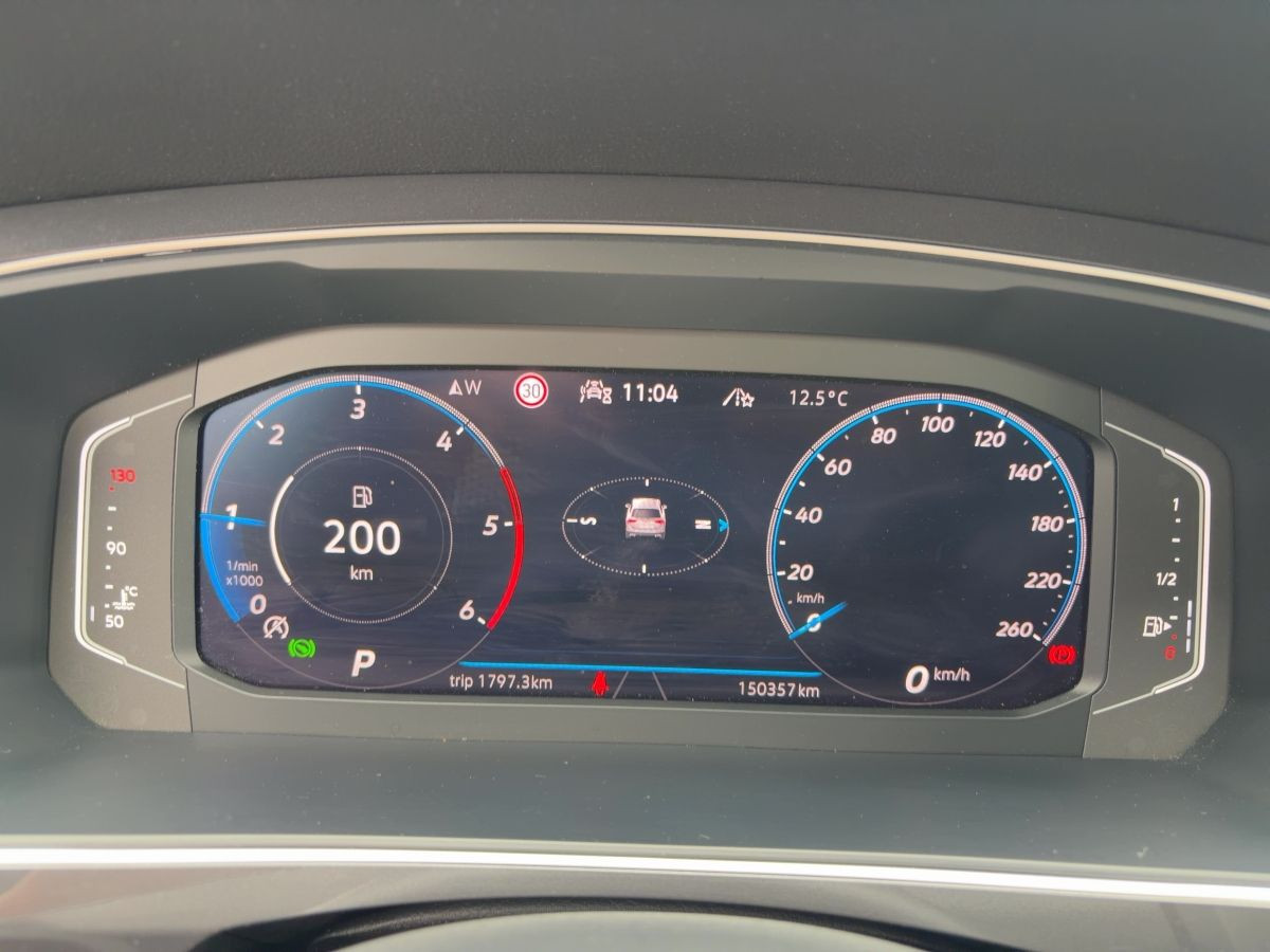 Tiguan Allspace 2.0 TDI DSG 4M R-Line ACC DCC Navi LED-Matrix Pano Standh. Kamera